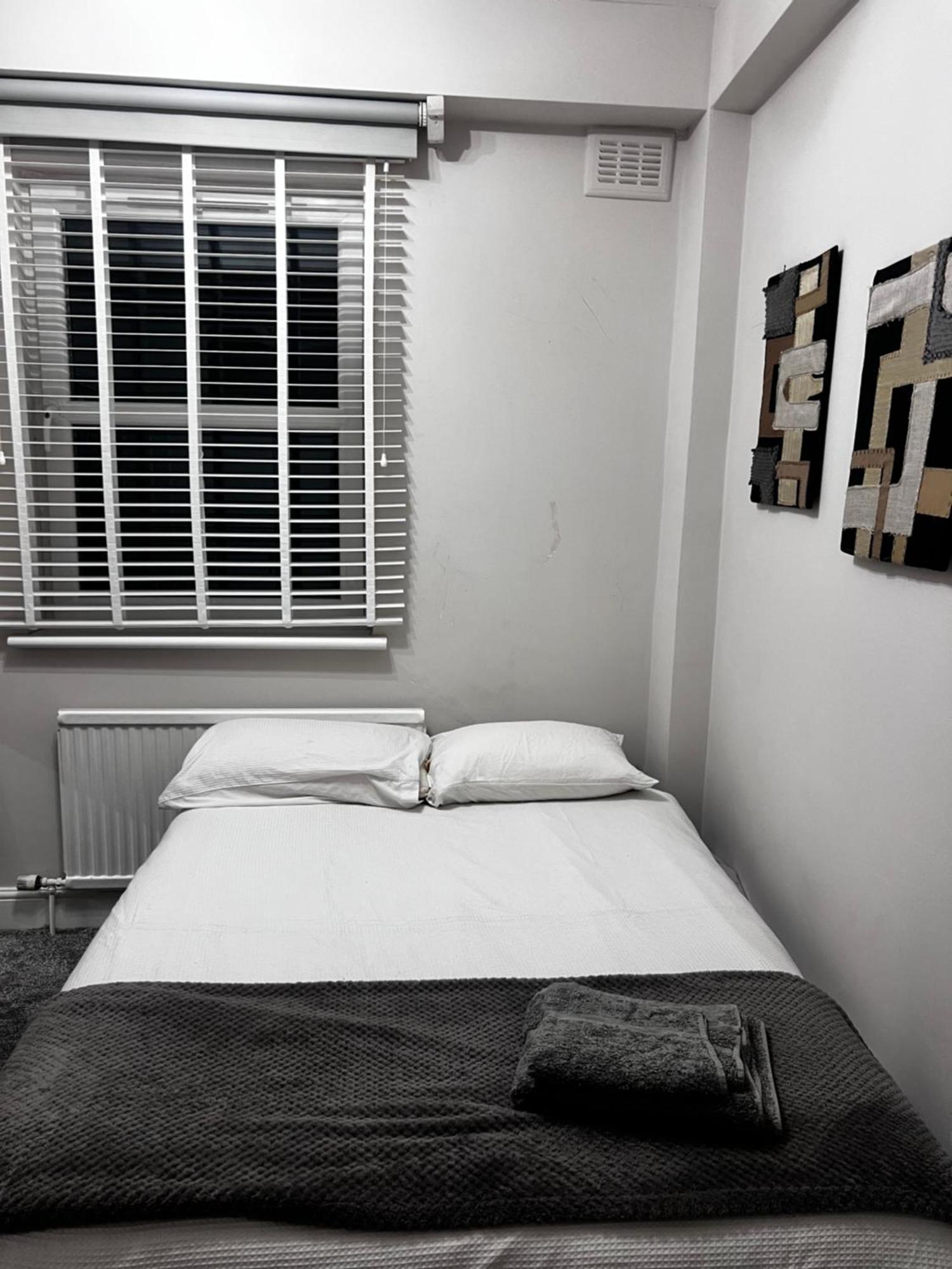 לונדון Bright And Modern Flat Near Portobello Road And The Canal מראה חיצוני תמונה
