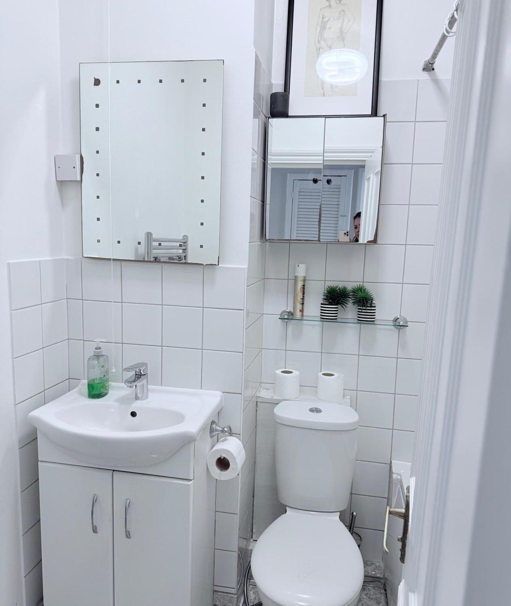 לונדון Bright And Modern Flat Near Portobello Road And The Canal מראה חיצוני תמונה